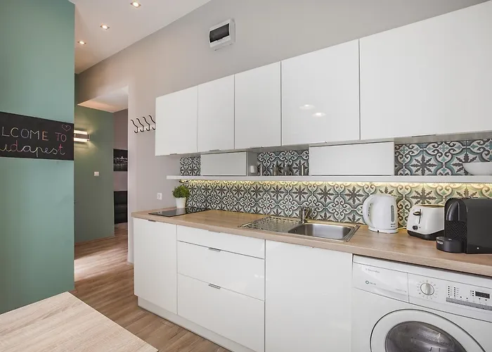 Synagogue Dohany Apartment